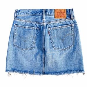 Levi’s Denim Jean Mini Skirt Distressed Frayed 25